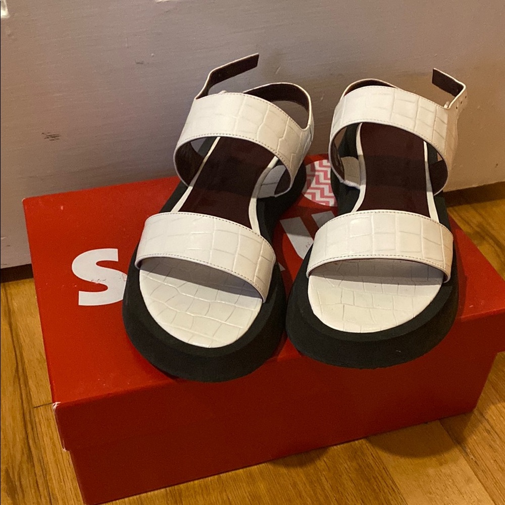 STAUD White Croc Nicky Sandals. Sz. 37/ 6.5-7 - Picture 2 of 15